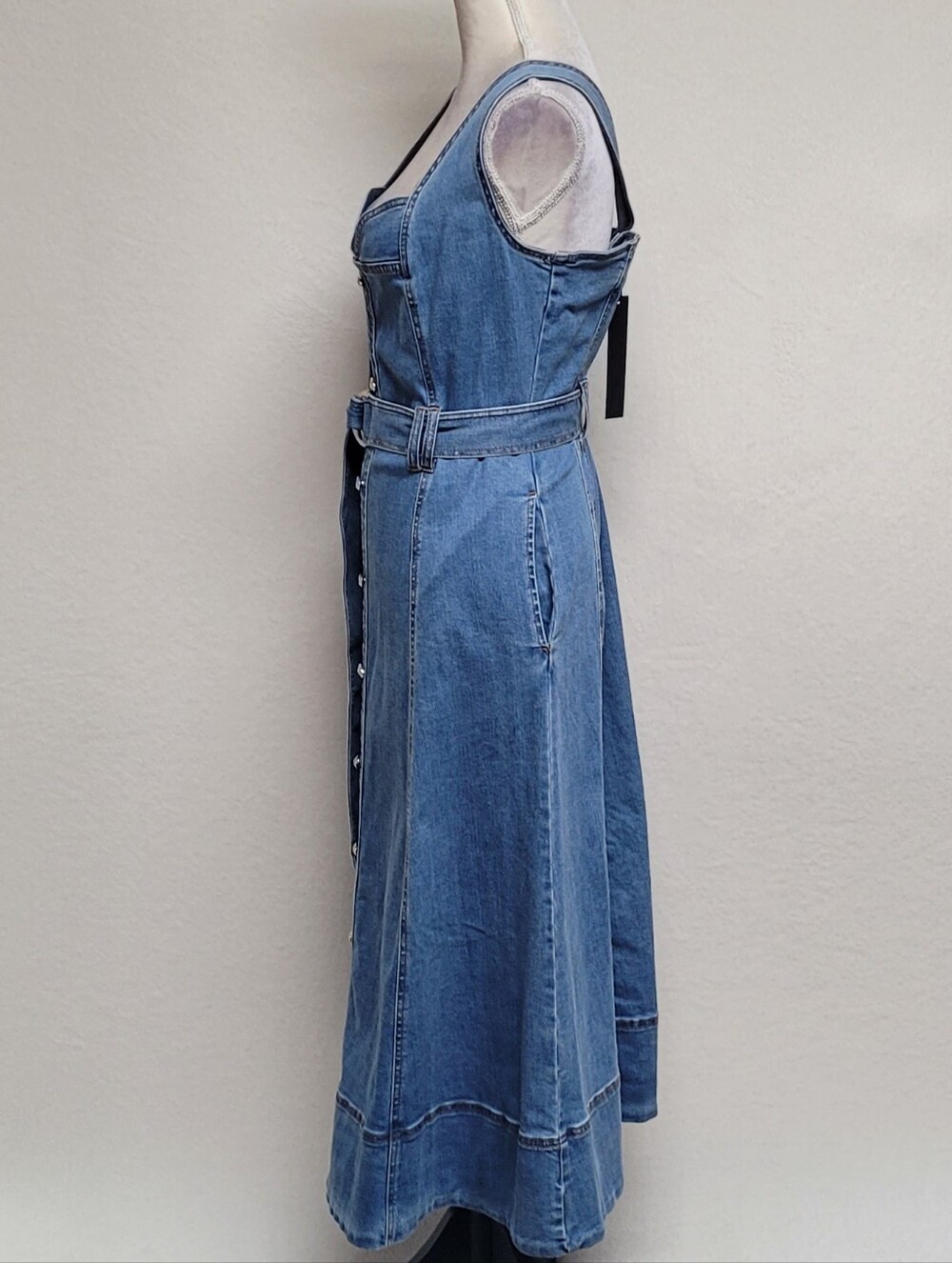 House of Harlow Stretchy Denim Belted Sweetheart Neck Fit & Flare Midi Dress 10 - Picture 6 of 13